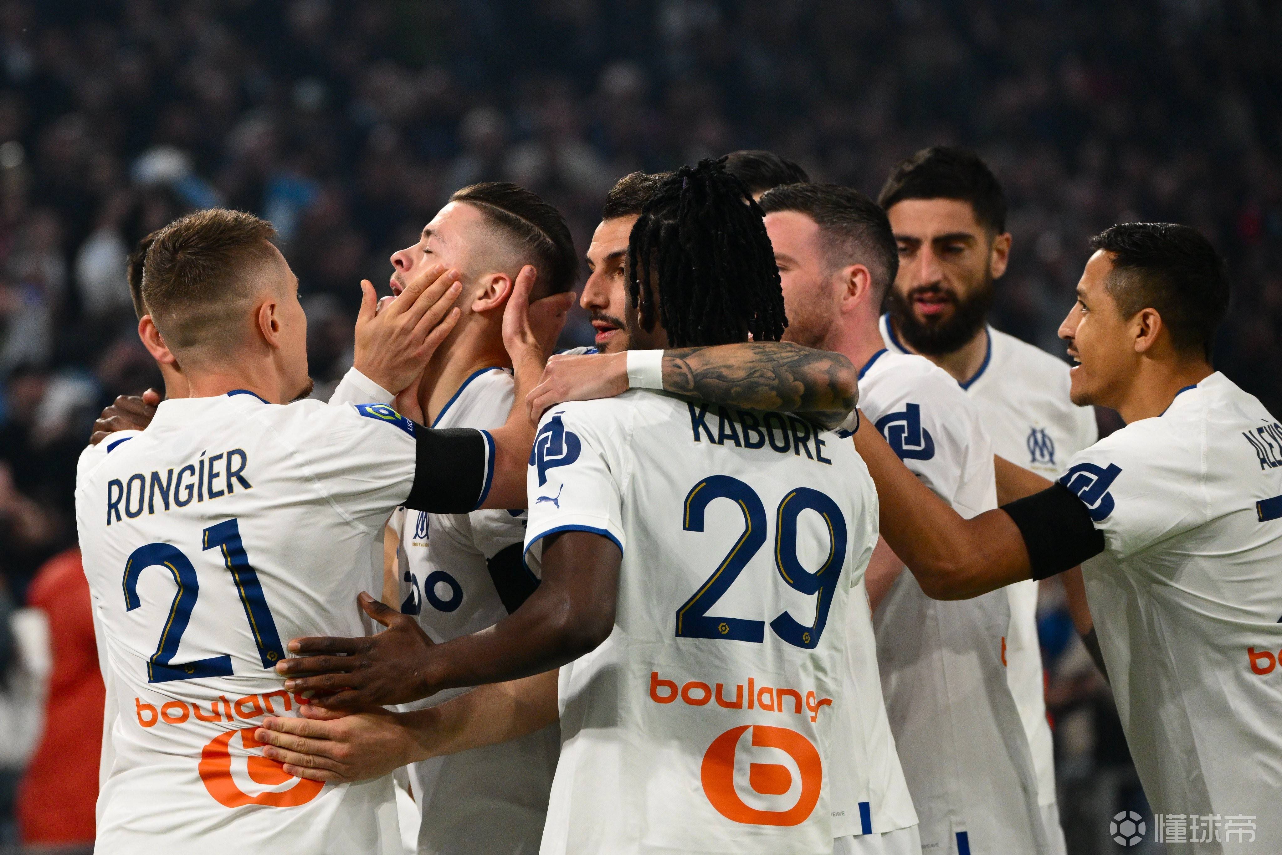 包含皇家马德里遭遇惨败，欧冠淘汰悬念一触即发的词条