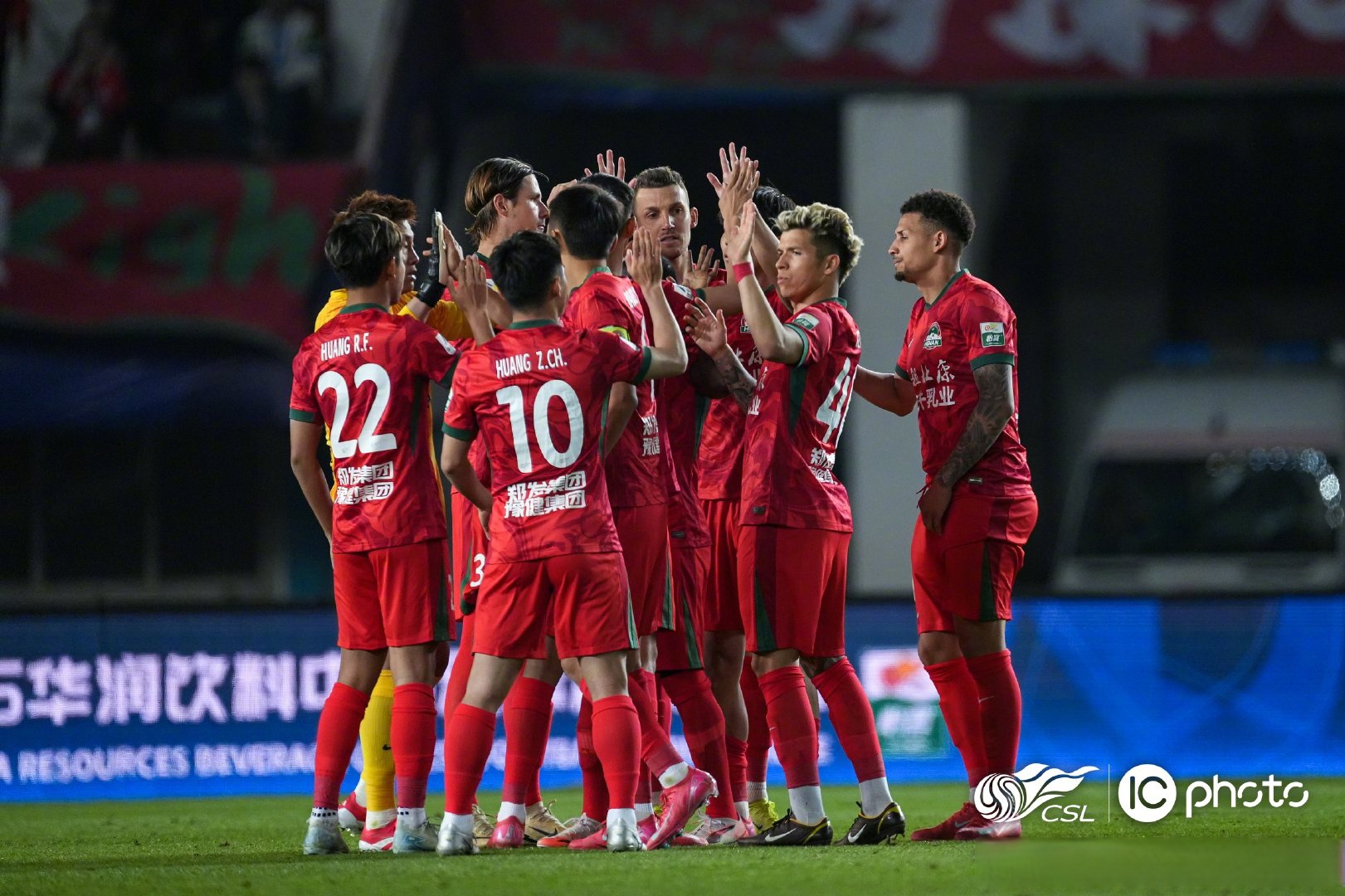 时隔多年：球队再次在比赛中夺得关键胜利的简单介绍