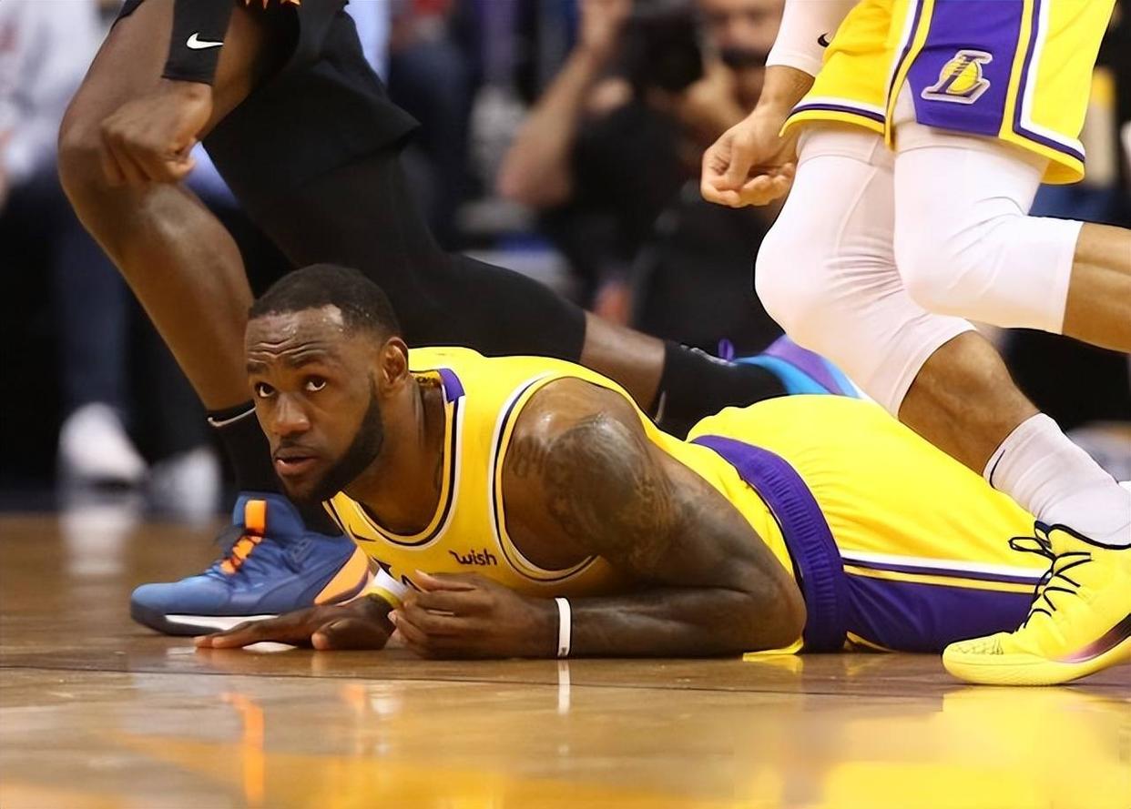 湖人遭遇惨败，快船势不可挡的简单介绍