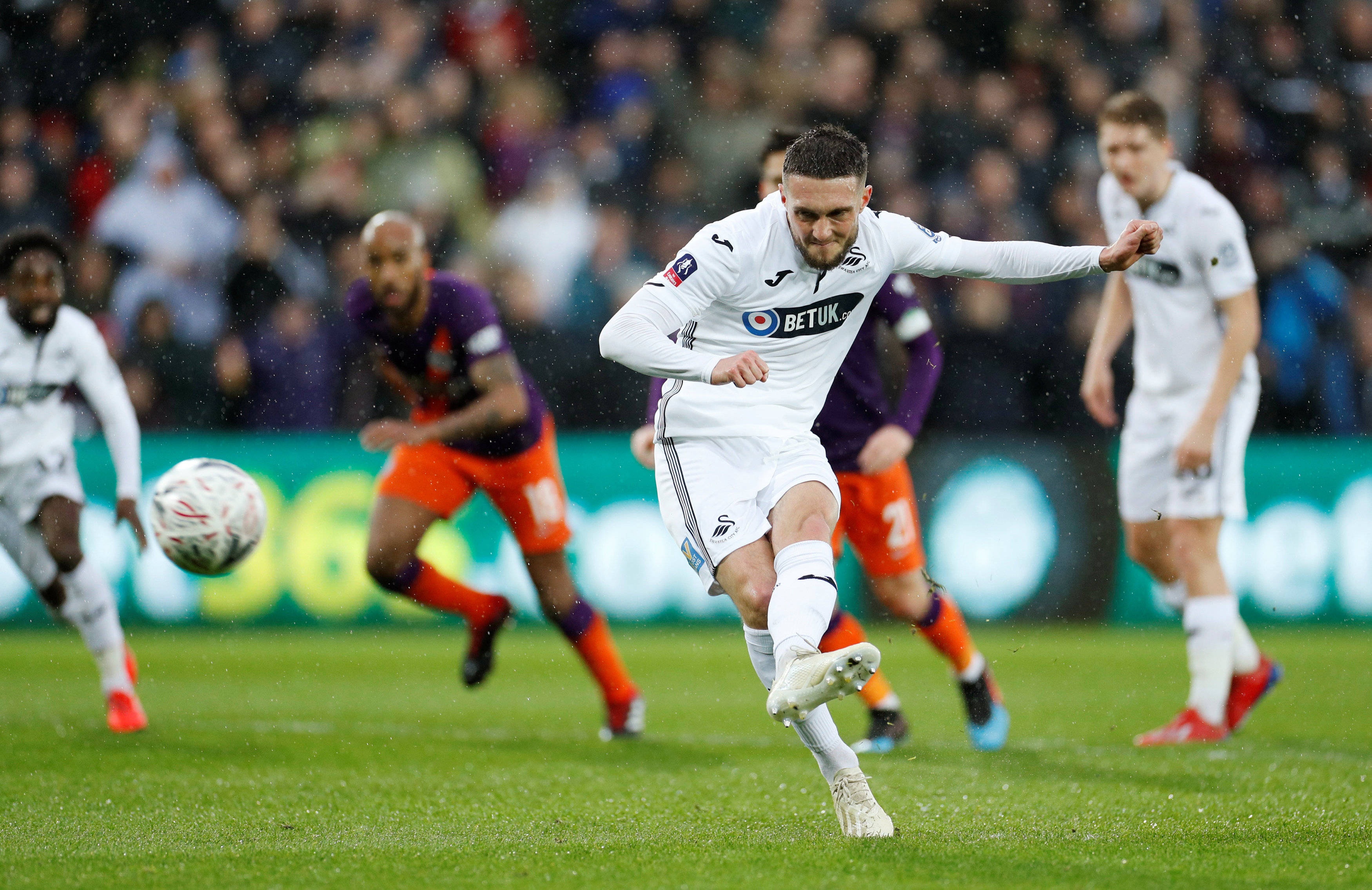 开云足球直播-关于斯旺西城连胜对手，提升保级希望的信息