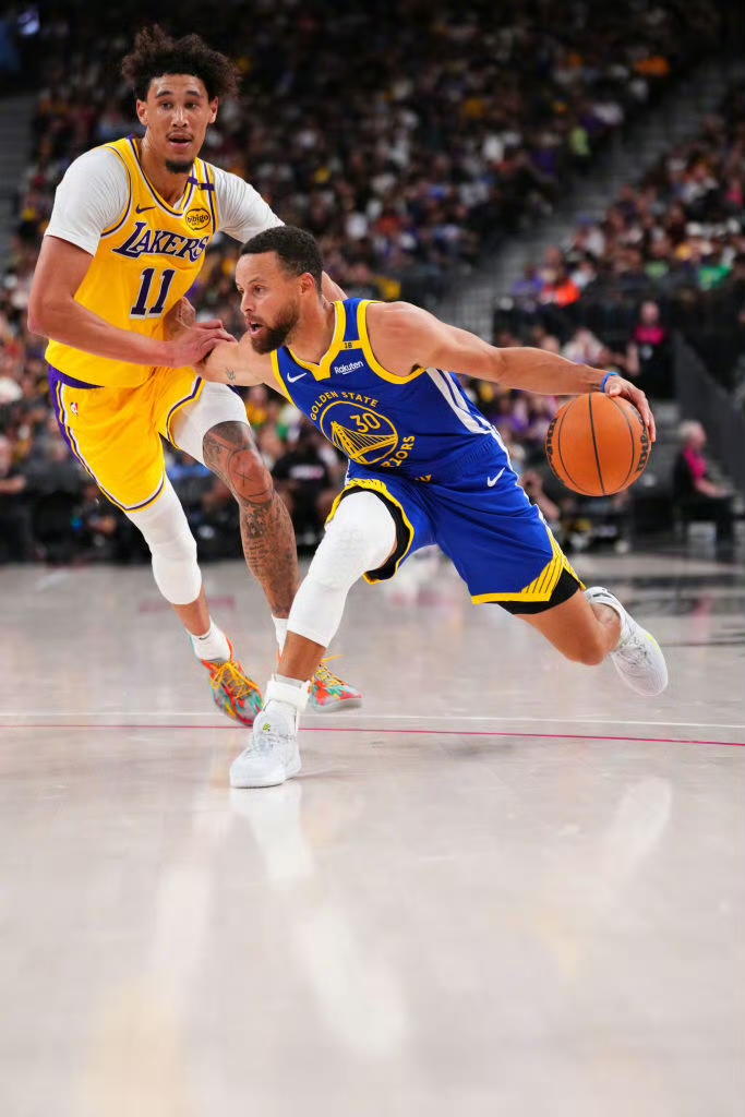 包含勇士全队状态火爆，大胜对手夺得胜利的词条