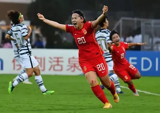 关于国家女足队在比赛中取得胜利，士气高昂的信息