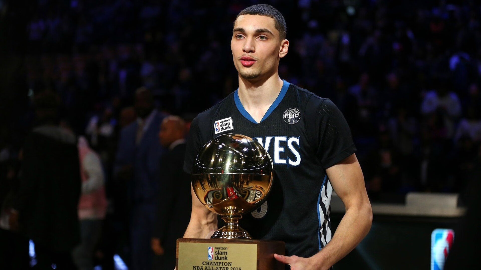 独行侠轻取76人，布伦森成为关键先生，率队展现团队新高度