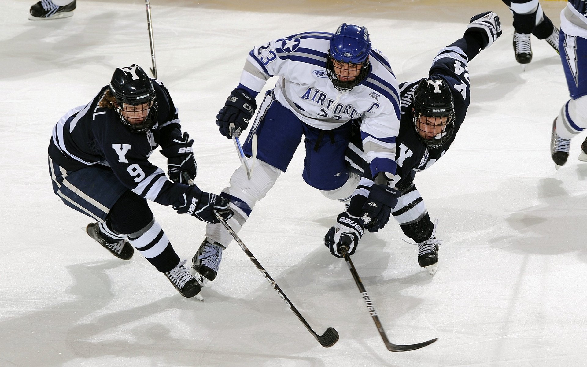 西甲国家德比之夜，莱奥关键进球定乾坤